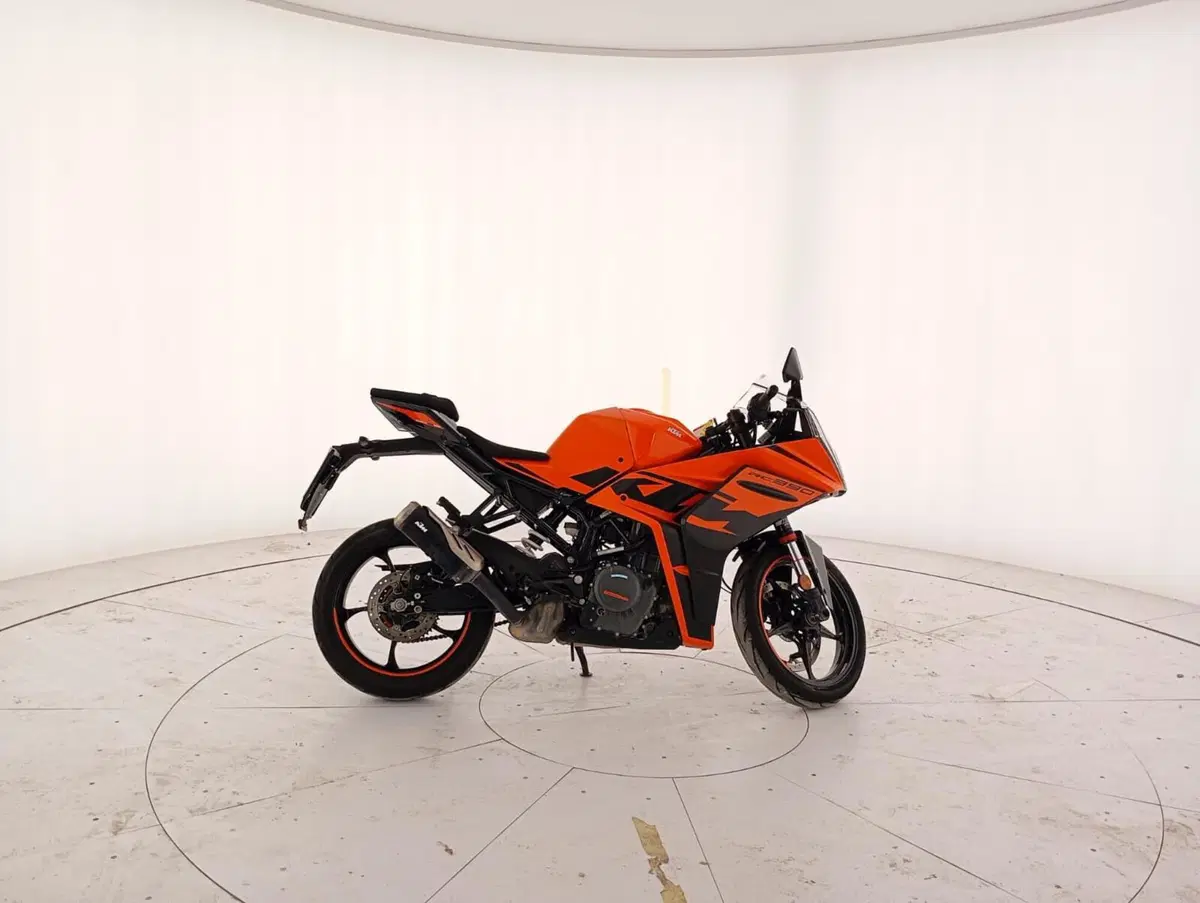 KTM RC 390 (2022 - 26) (5)