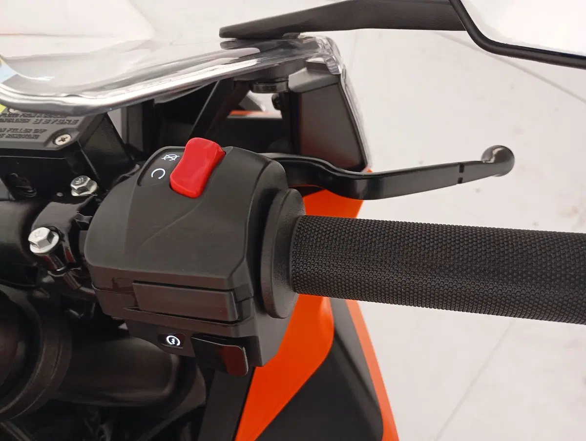 KTM RC 390 (2022 - 26) (9)