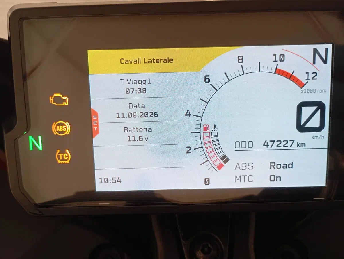 KTM RC 390 (2022 - 26) (8)