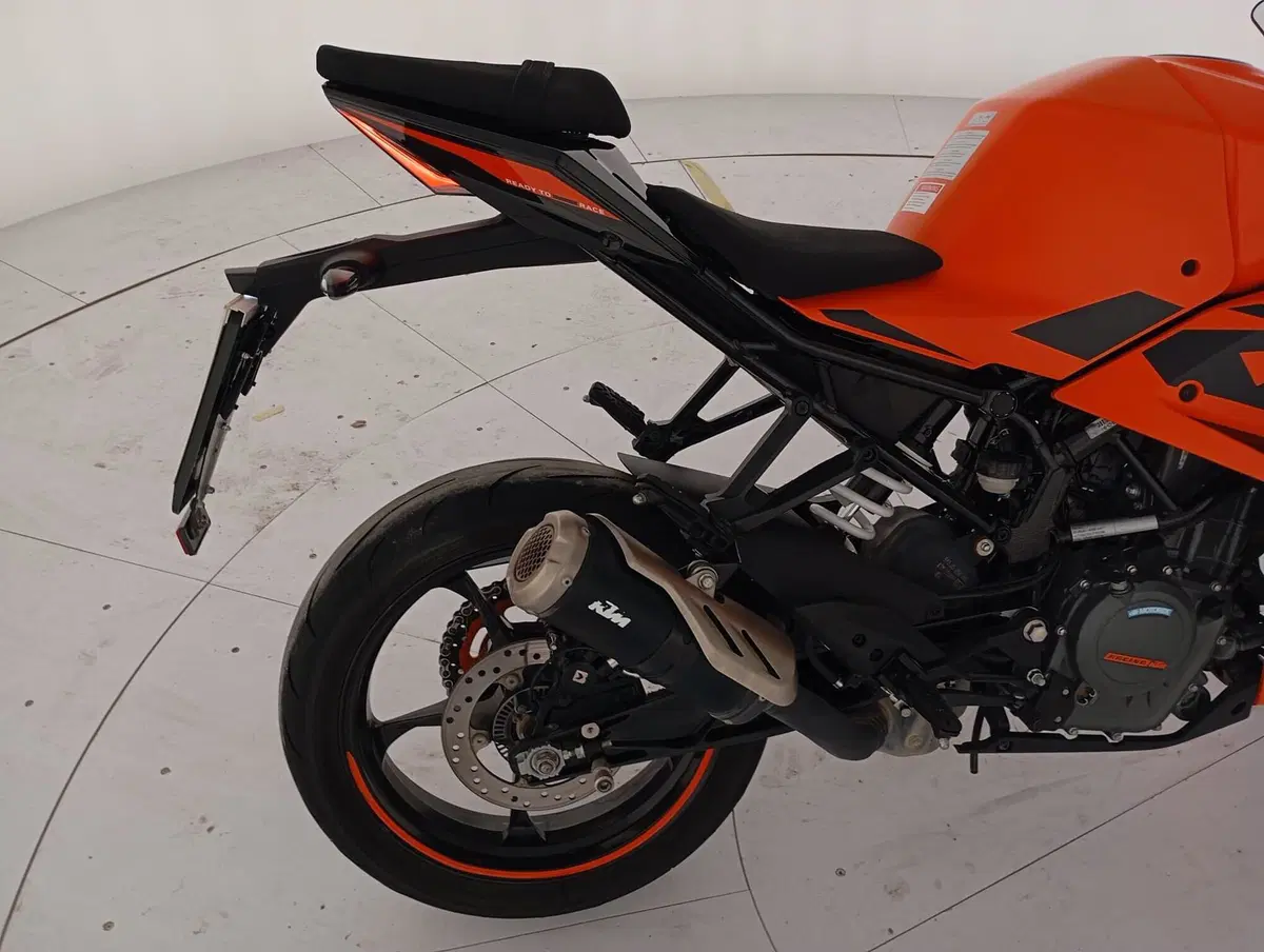KTM RC 390 (2022 - 26) (11)