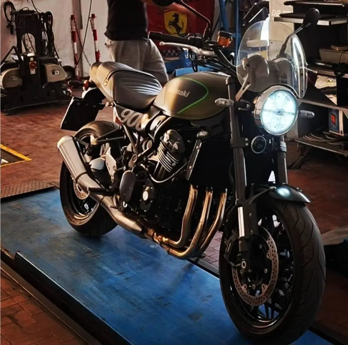 Kawasaki Z 900 RS (2018 - 20) (4)