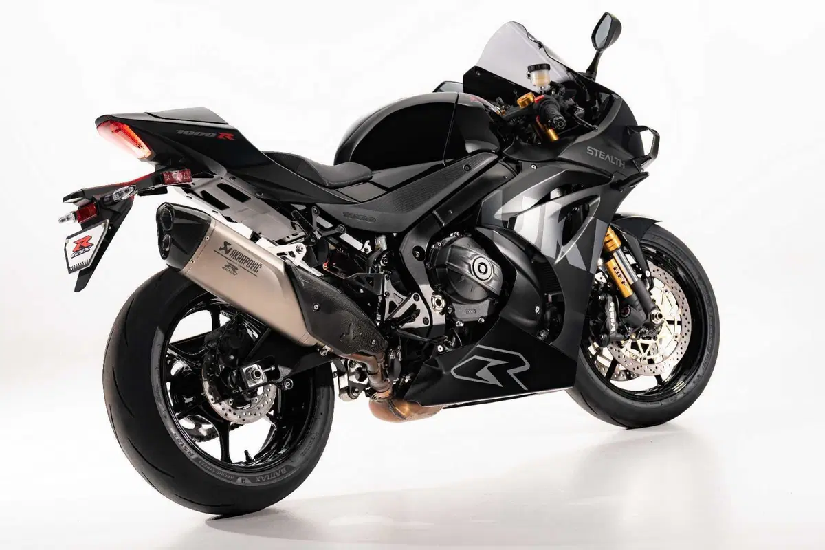 Suzuki GSX-R1000R Stealth, la supersportiva veste il nero più esclusivo [GALLERY] (8)