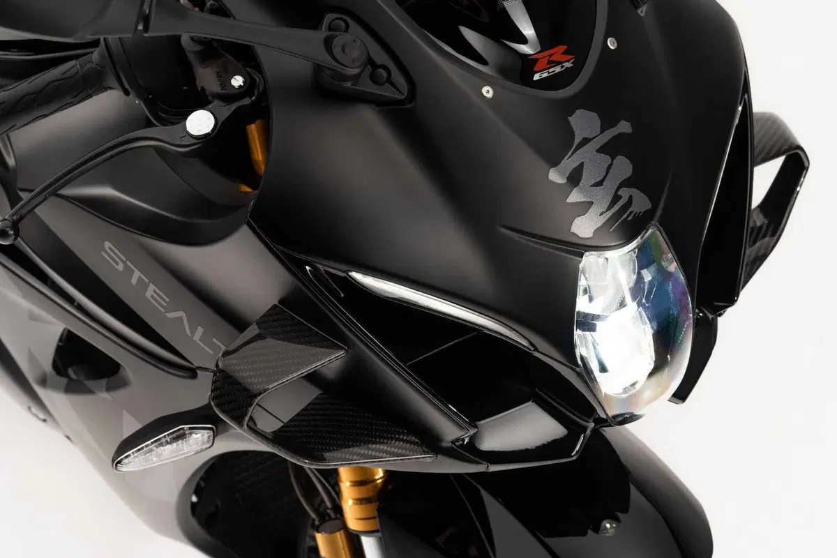 Suzuki GSX-R1000R Stealth, la supersportiva veste il nero più esclusivo [GALLERY] (9)