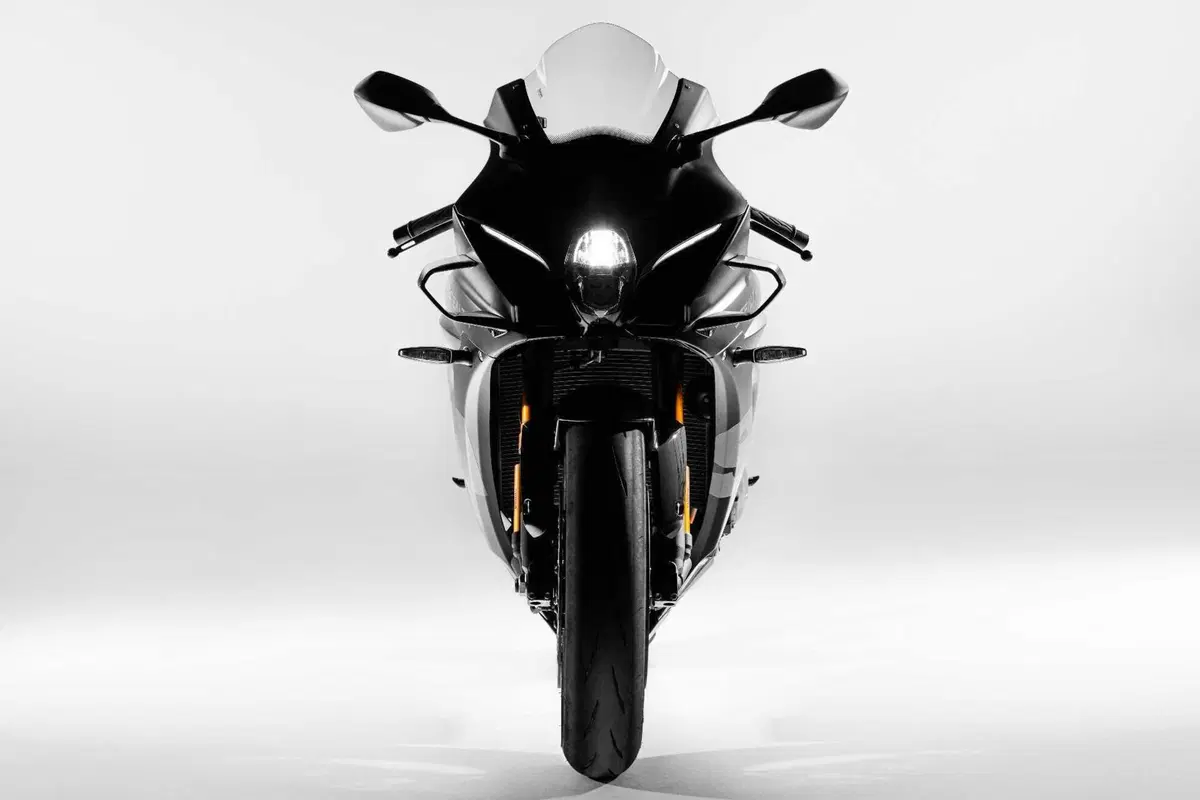 Suzuki GSX-R1000R Stealth, la supersportiva veste il nero più esclusivo [GALLERY] (18)