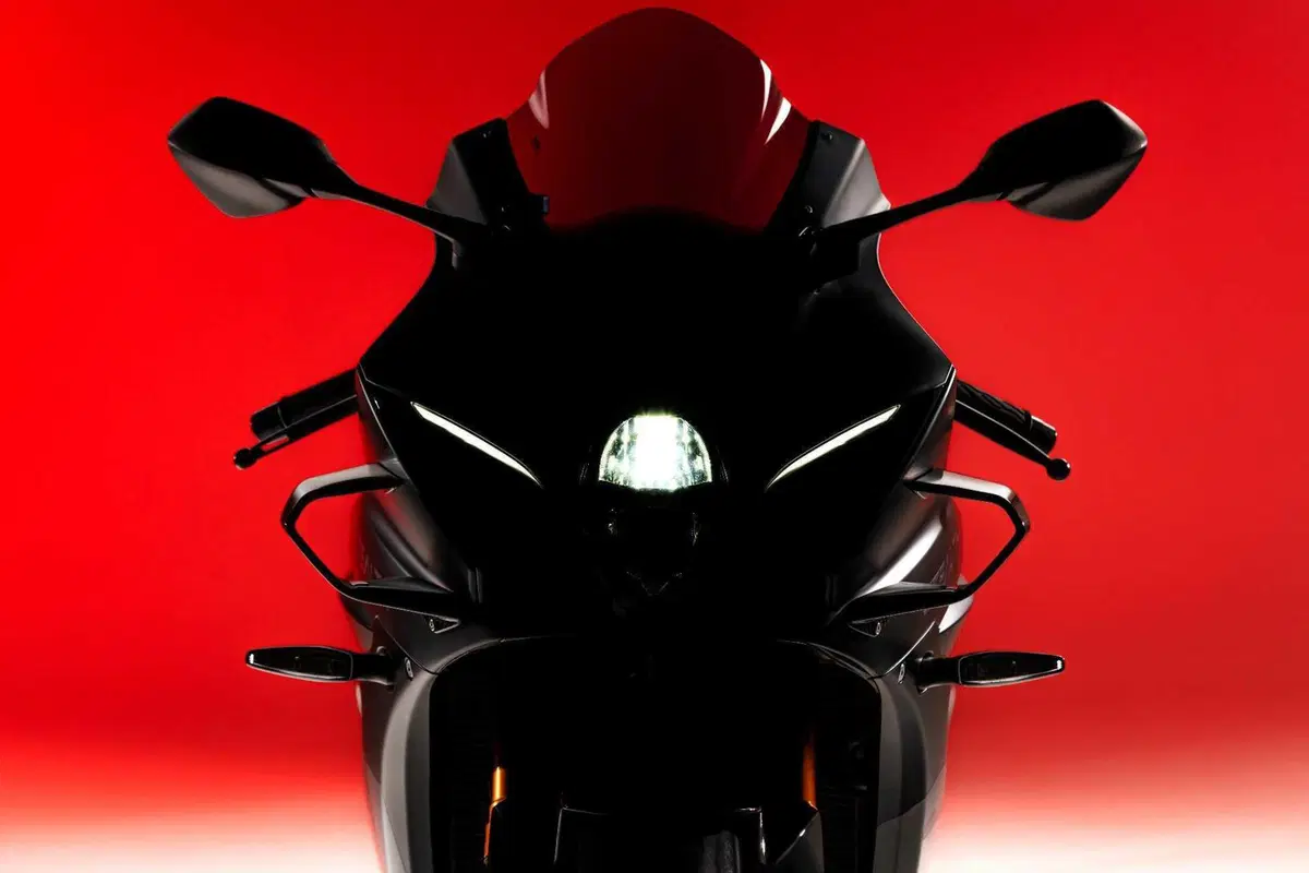 Suzuki GSX-R1000R Stealth, la supersportiva veste il nero più esclusivo [GALLERY] (19)