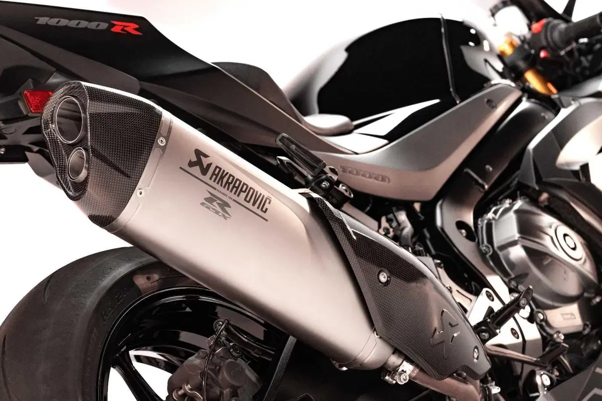 Suzuki GSX-R1000R Stealth, la supersportiva veste il nero più esclusivo [GALLERY] (31)