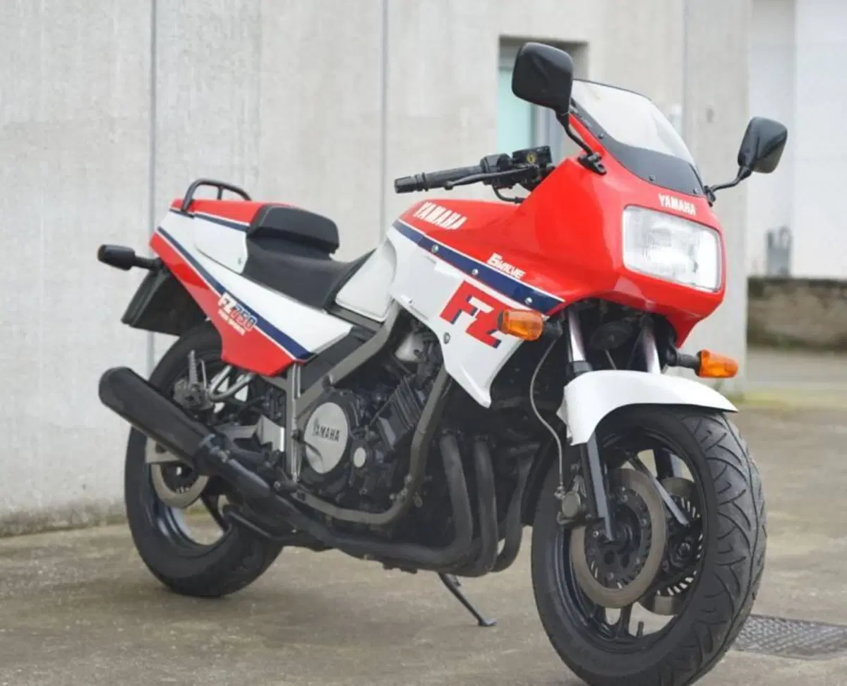 Yamaha Fz 750