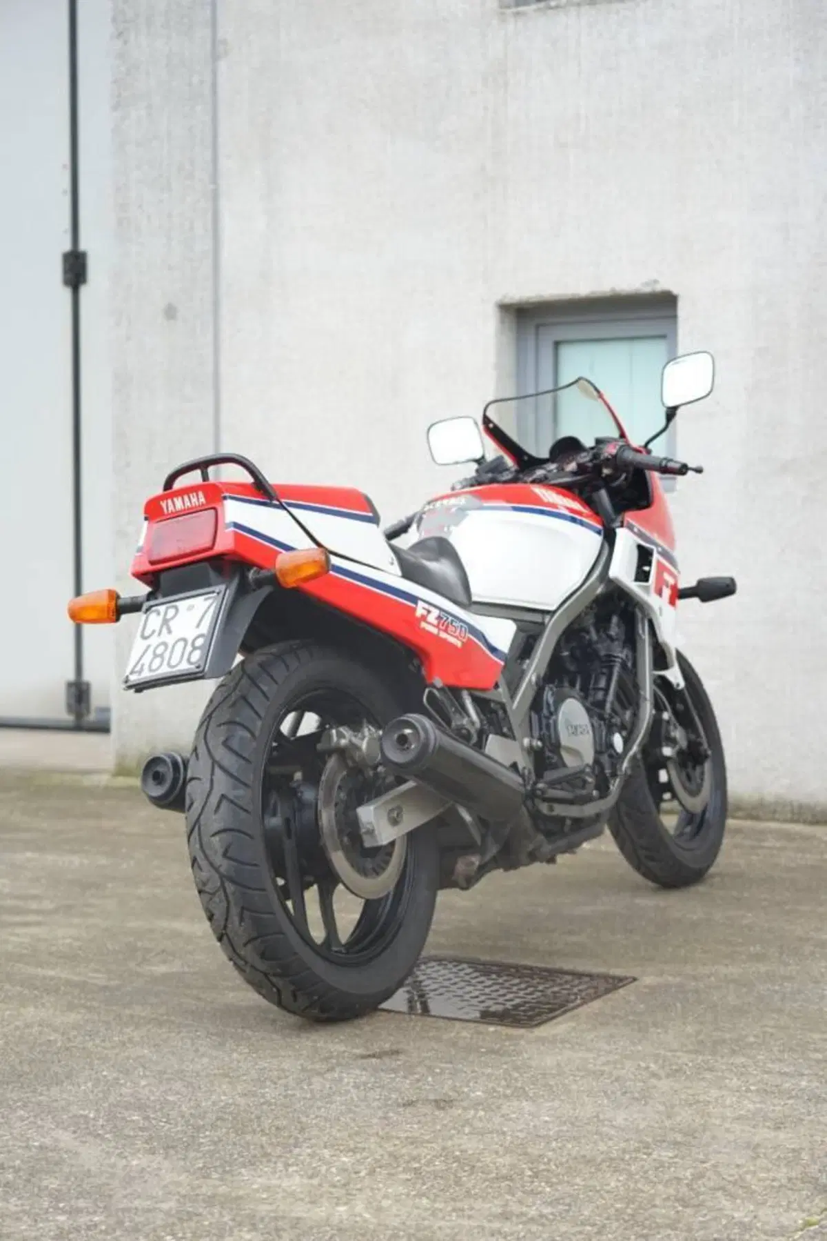 Yamaha Fz 750 (2)