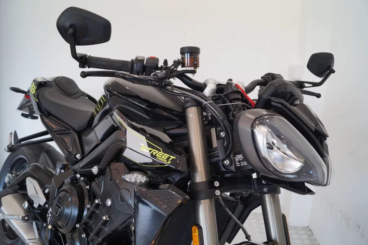 Triumph Street Triple 765 RS (2023 - 26) (5)