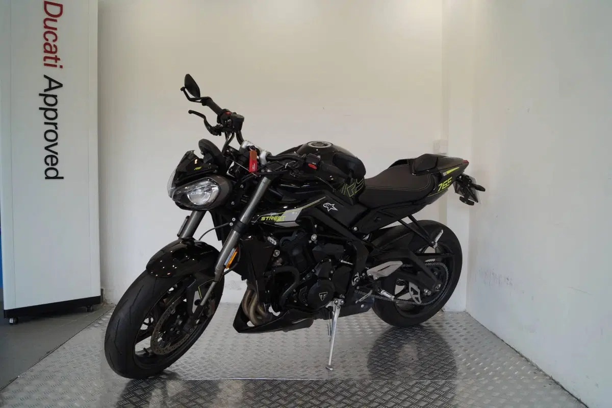 Triumph Street Triple 765 RS (2023 - 26) (2)