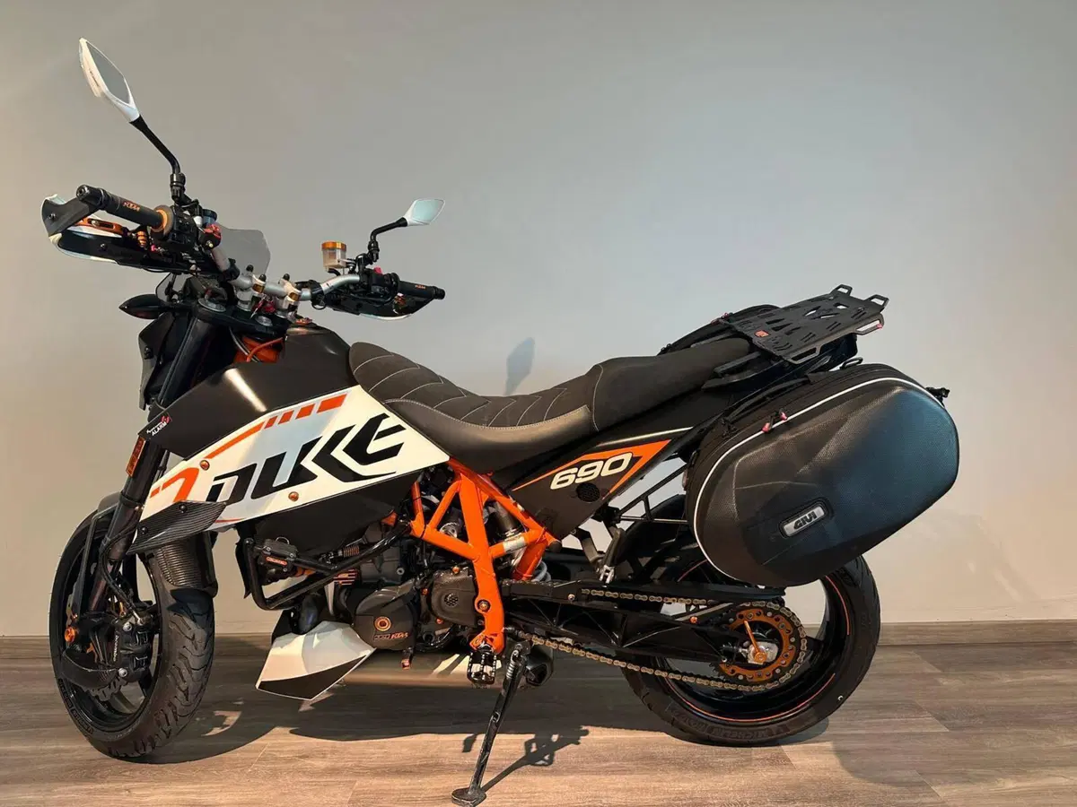 KTM 690 Duke R (2010 - 15) (2)