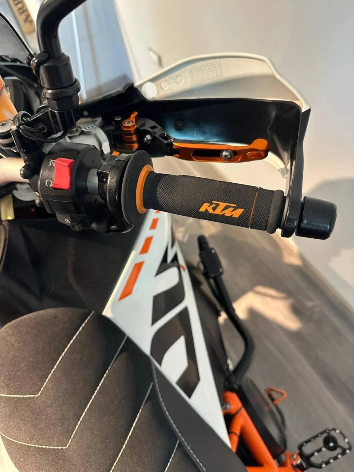 KTM 690 Duke R (2010 - 15) (5)