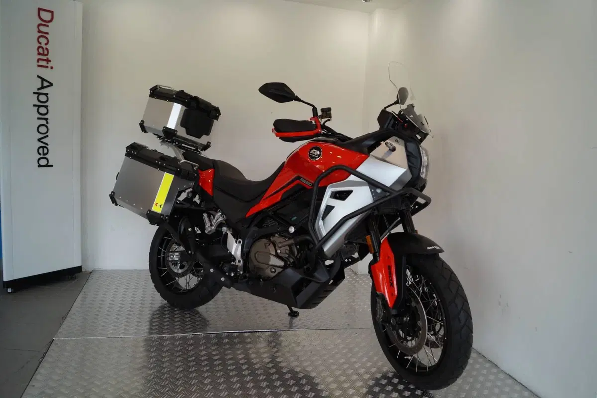 QJ Motor SVT 650 X (2025 - 26)