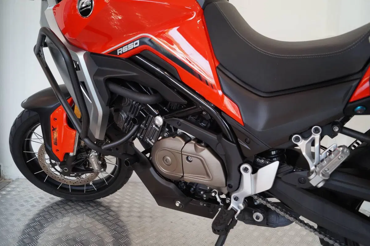 QJ Motor SVT 650 X (2025 - 26) (7)