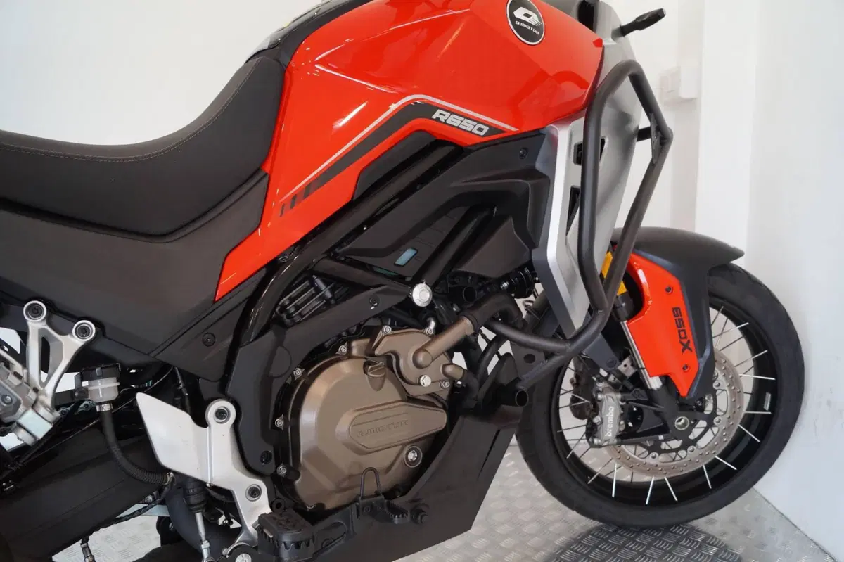 QJ Motor SVT 650 X (2025 - 26) (9)