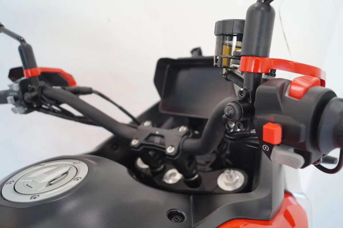 QJ Motor SVT 650 X (2025 - 26) (10)
