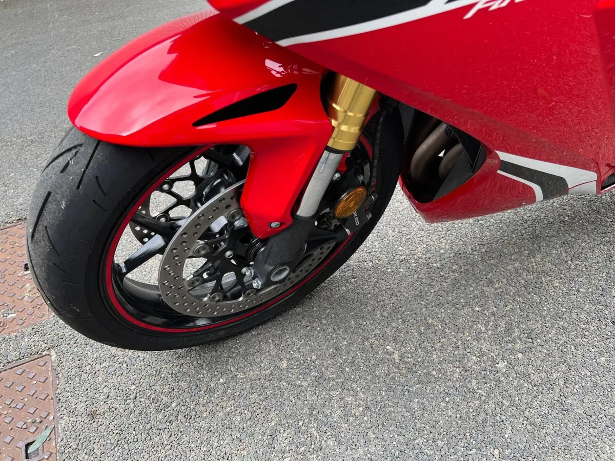 Honda CBR 1000 RR Fireblade (2017 - 19) (19)