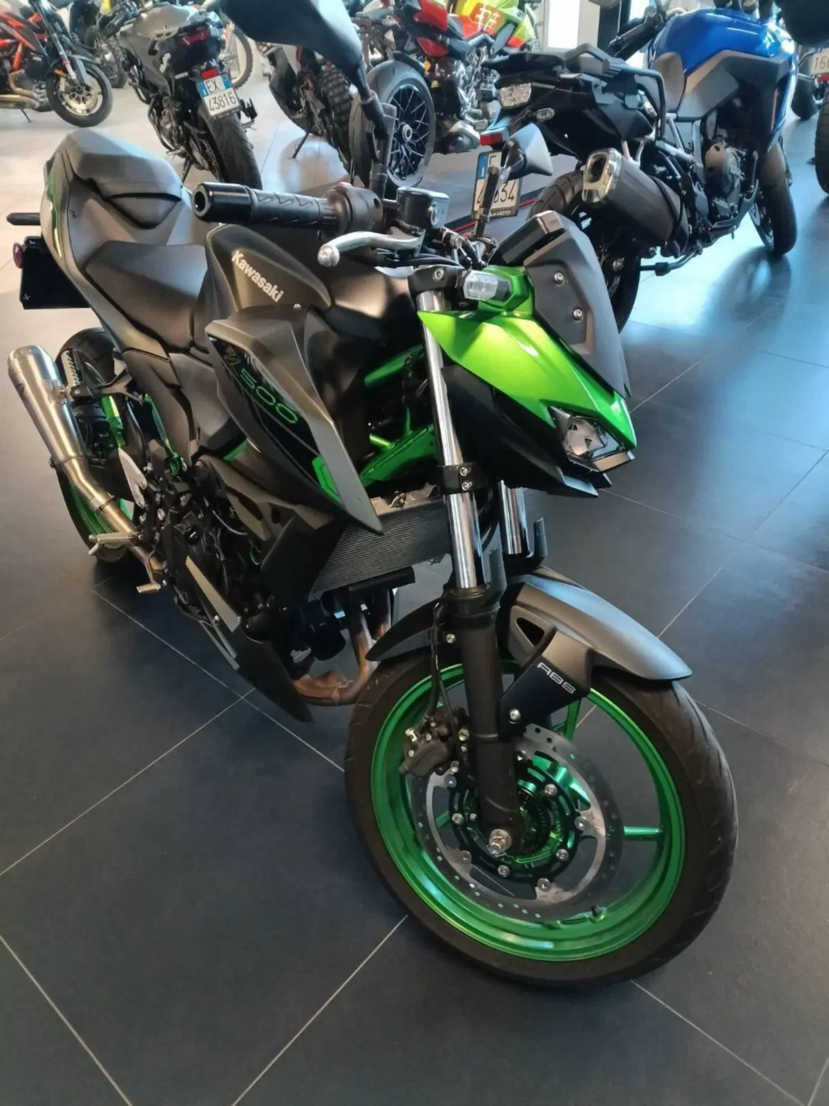 Kawasaki Z 500 SE (2024 - 26) (7)