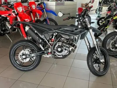 Betamotor RR 125 4T Motard T - X Special Edition (2025 - 26) nuova
