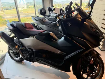 Yamaha T-Max 560 25th Anniversary (2026) nuova