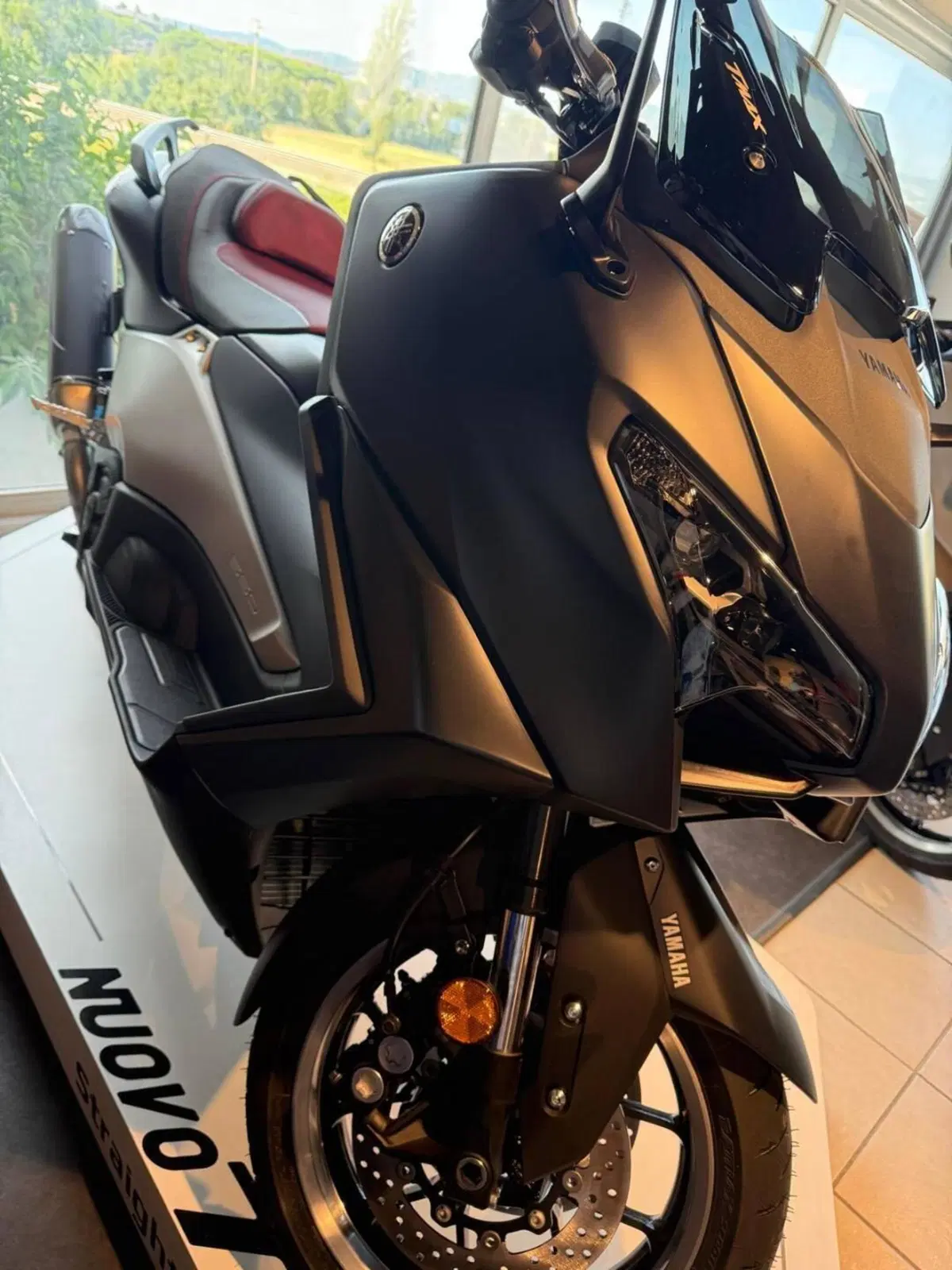 Yamaha T-Max 560 25th Anniversary (2026) (2)