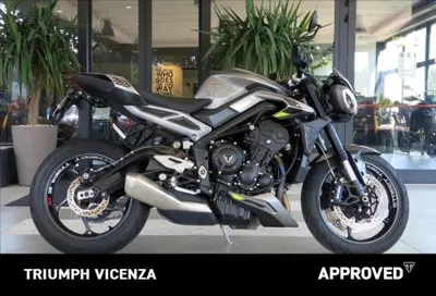 Triumph Street Triple 765 R (2023 - 26) usata