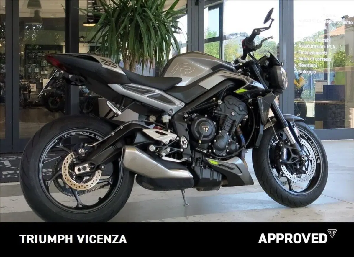 Triumph Street Triple 765 R (2023 - 26) (3)