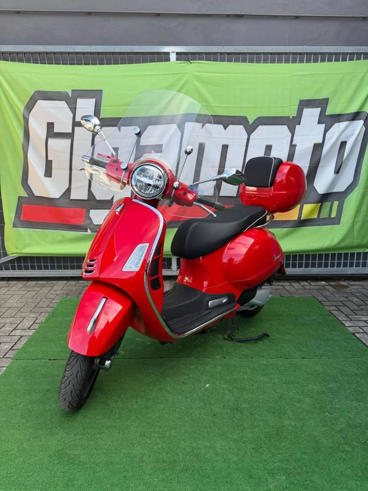 Vespa GTS 300 Super (2023 - 24) (4)