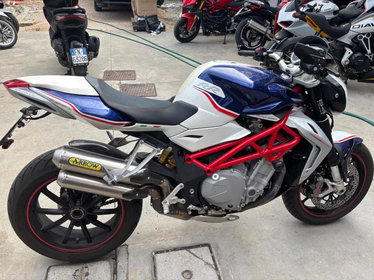 MV Agusta Brutale 1090 RR (2009 - 15) (7)