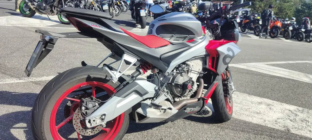 Aprilia Tuono 660 (2021 - 25) (2)