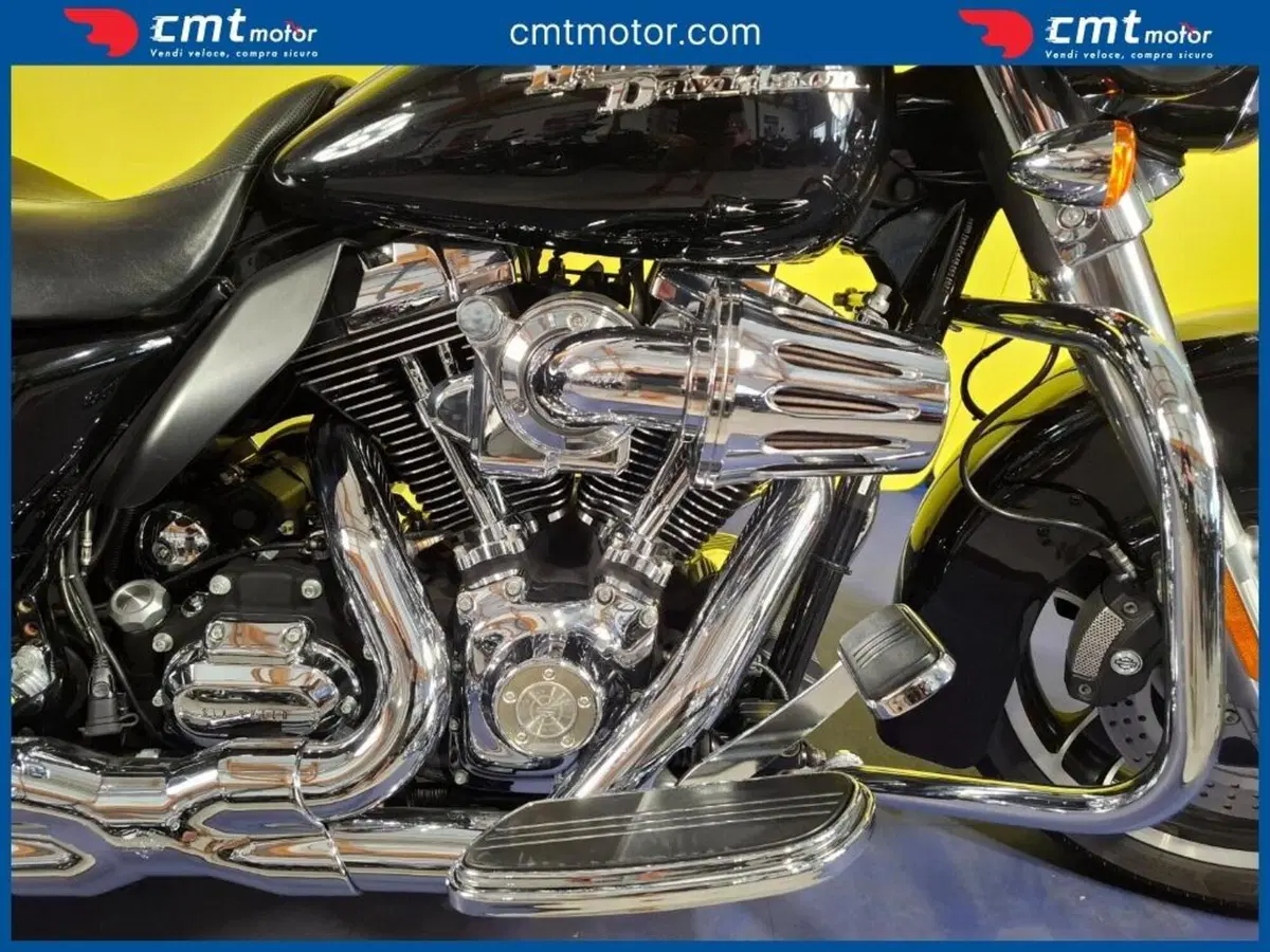 Harley-Davidson 1584 Street Glide (2008 - 10) - FLHX (2)