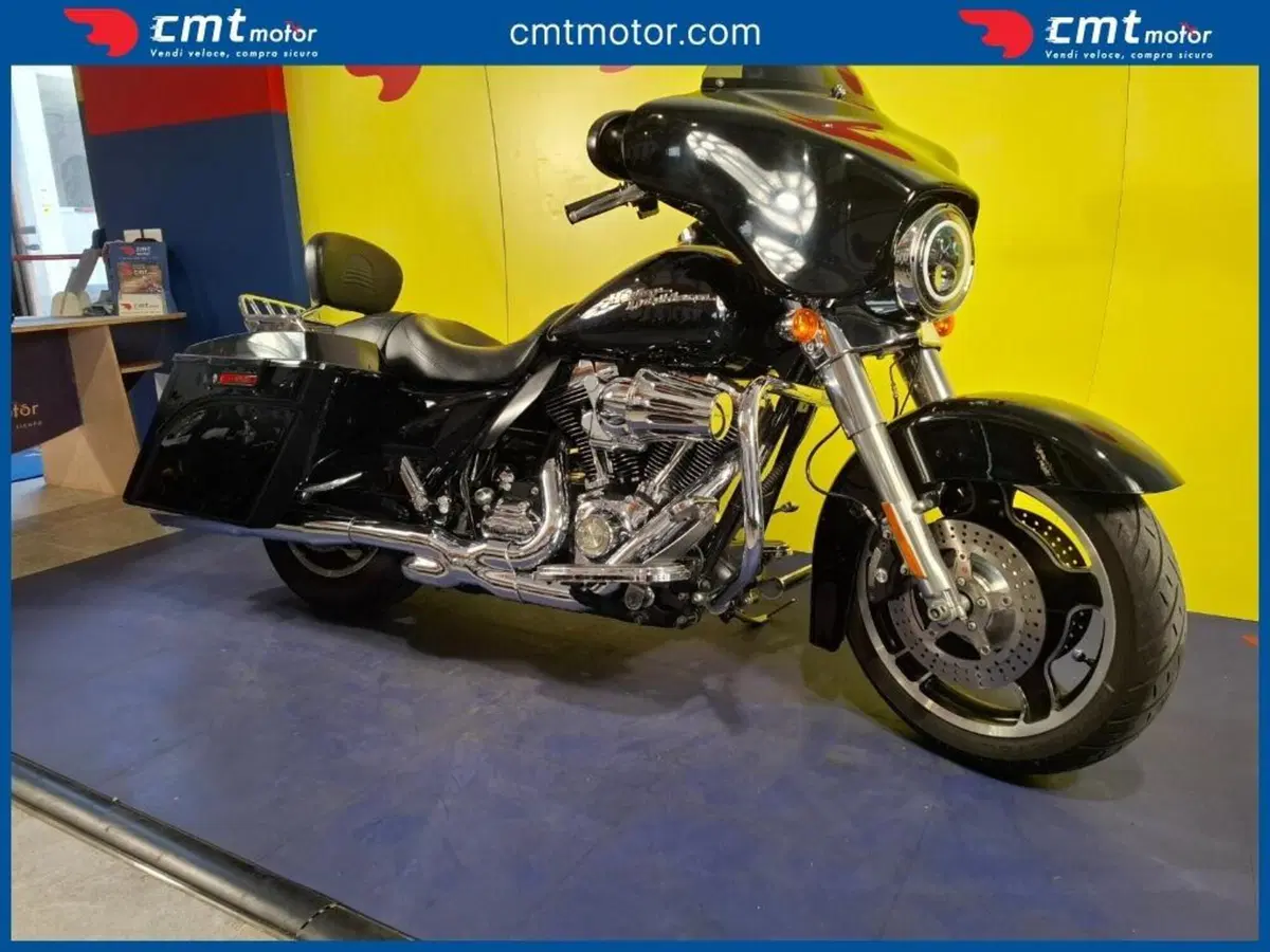 Harley-Davidson 1584 Street Glide (2008 - 10) - FLHX (4)