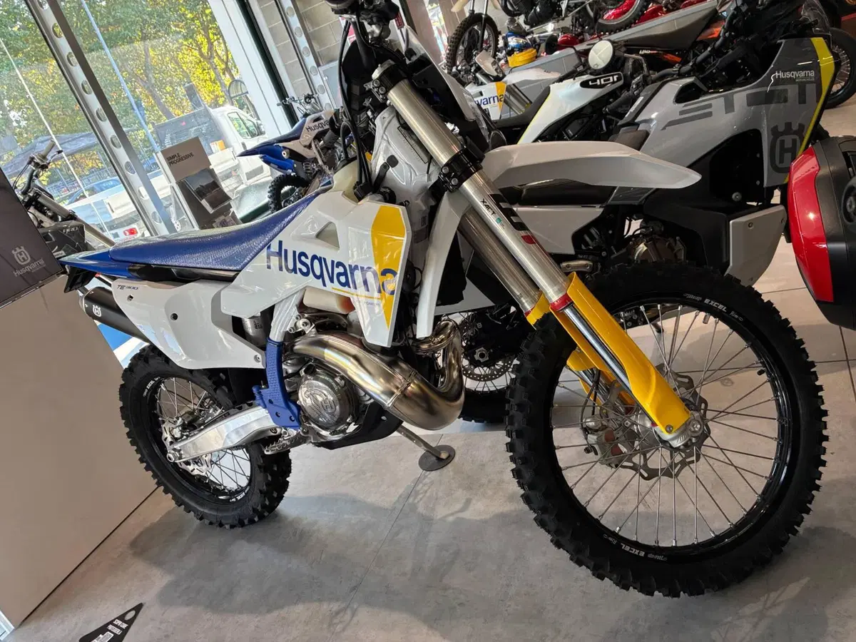 Husqvarna TE 300 (2027) (2)