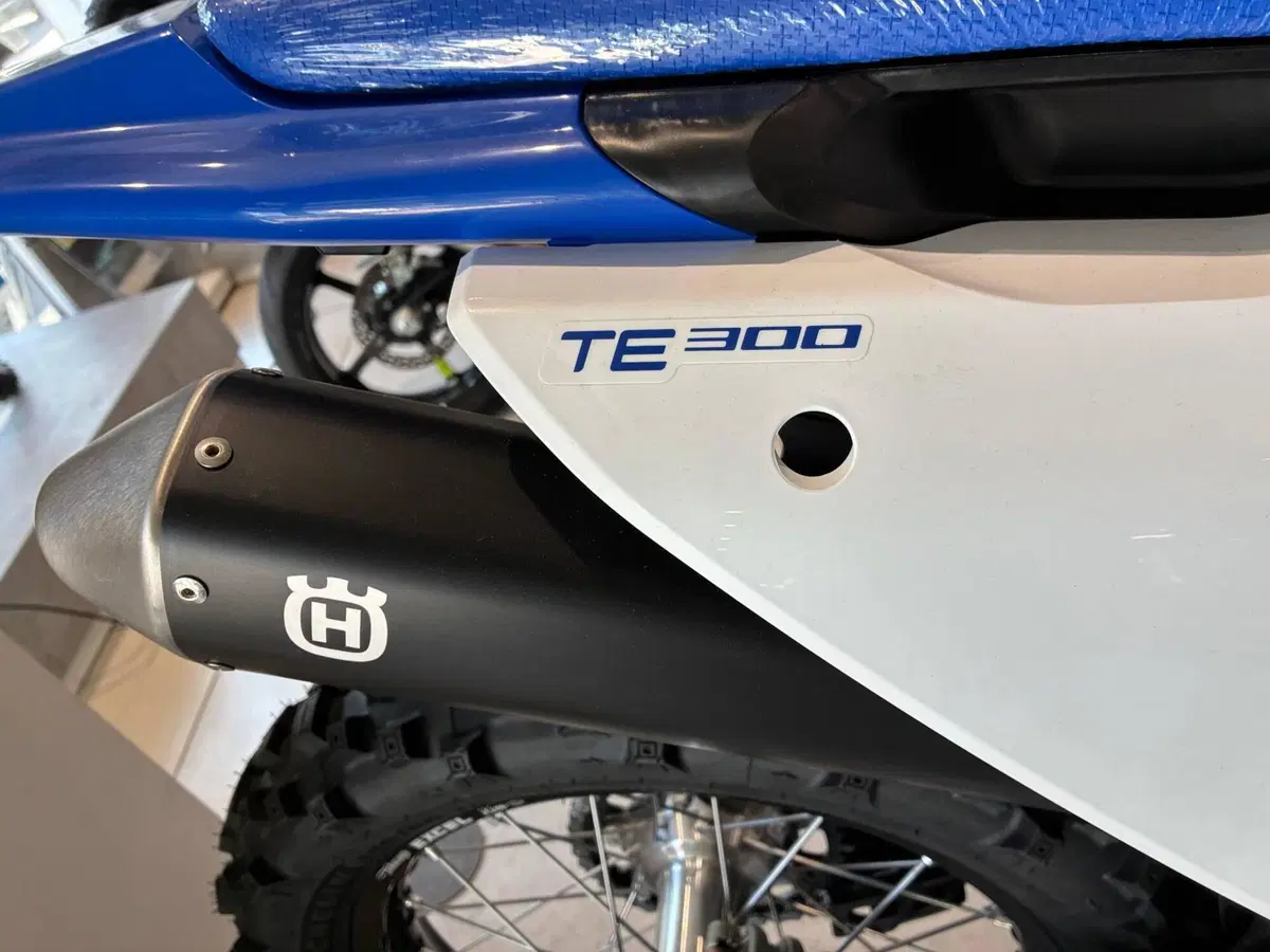 Husqvarna TE 300 (2027) (3)