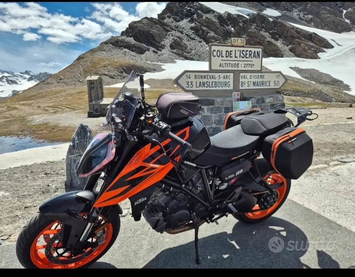 KTM 1290 Super Duke R (2019) (2)