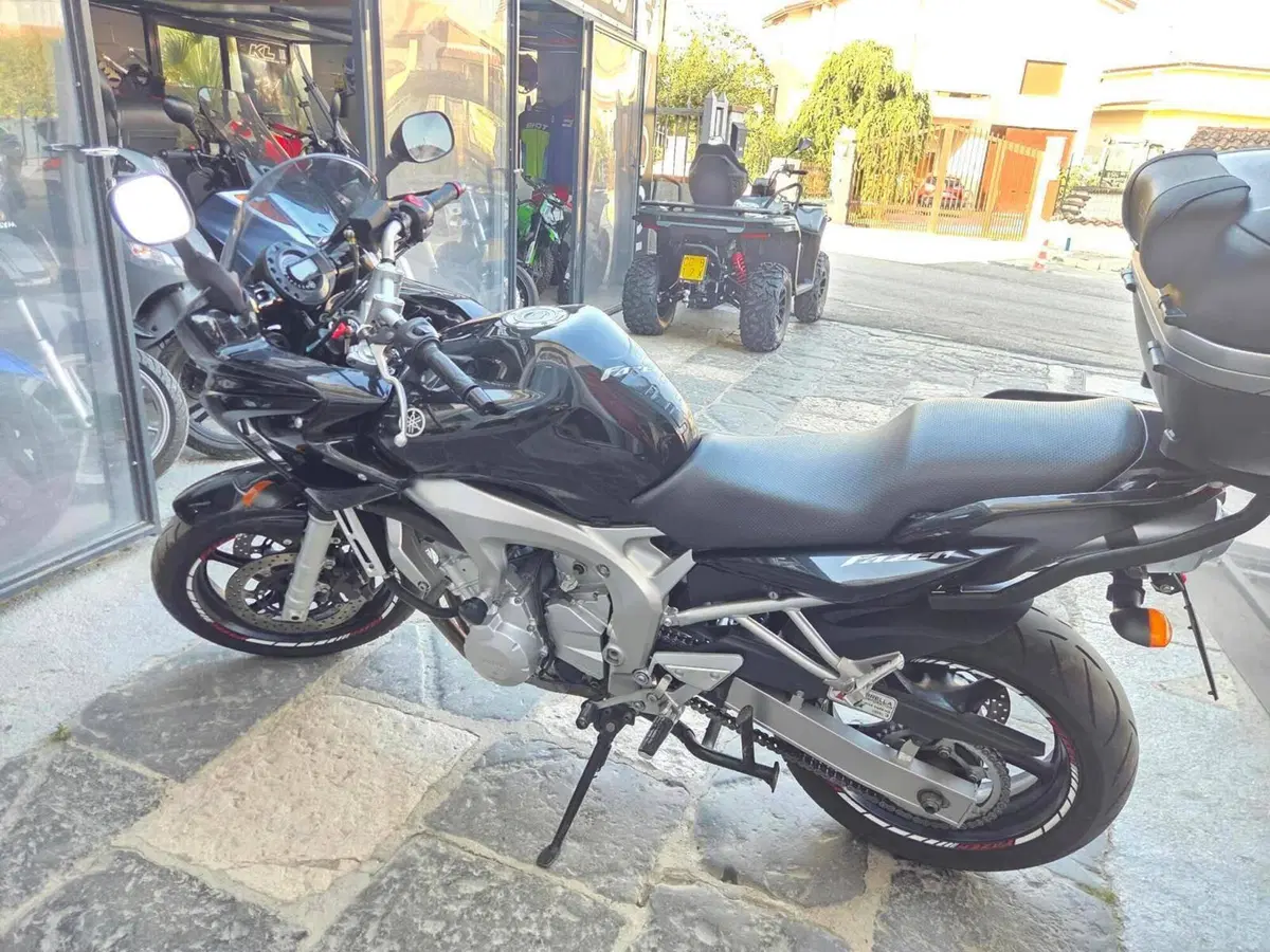 Yamaha FZ6 (2004 - 07) (3)