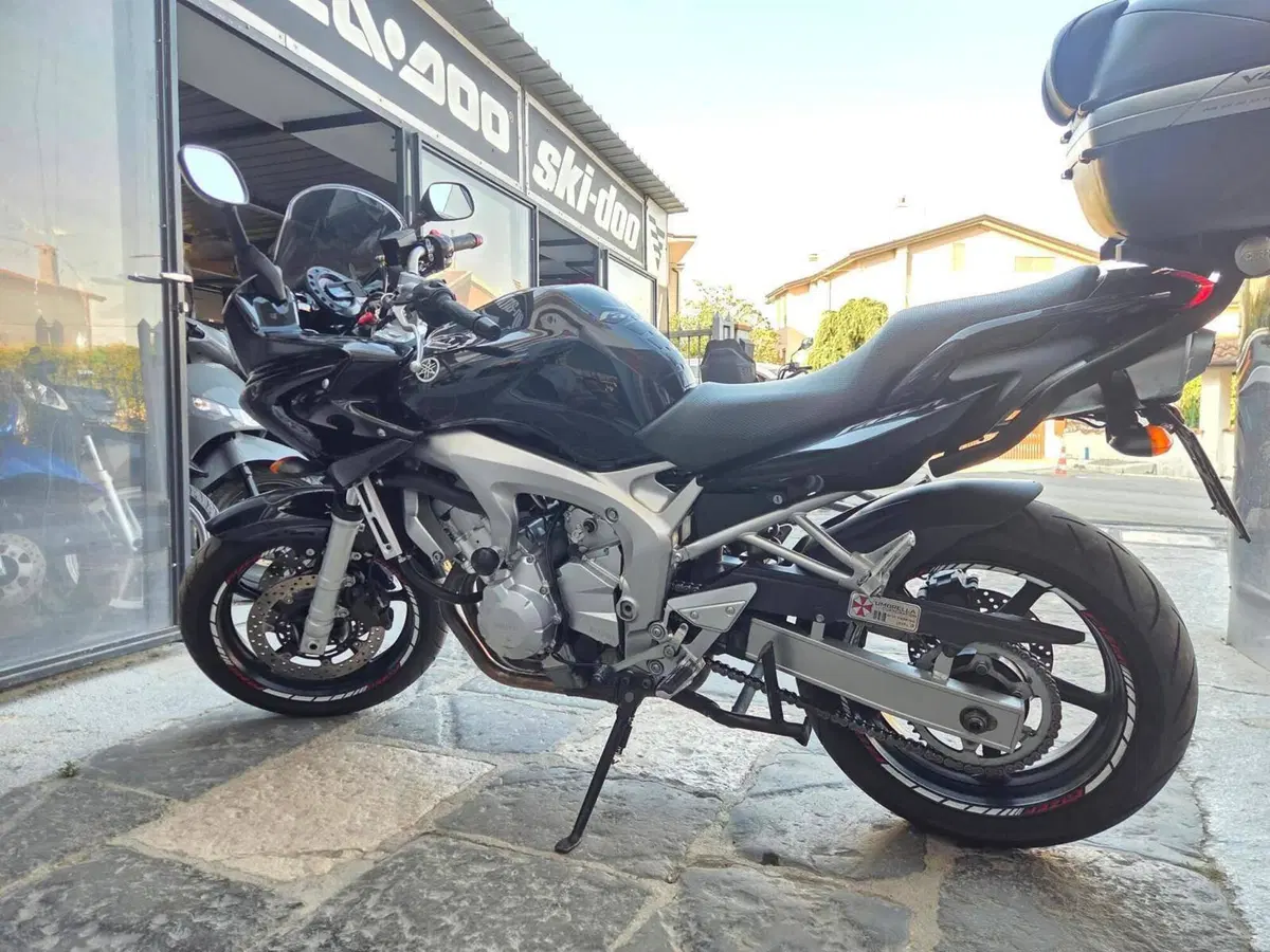 Yamaha FZ6 (2004 - 07) (4)