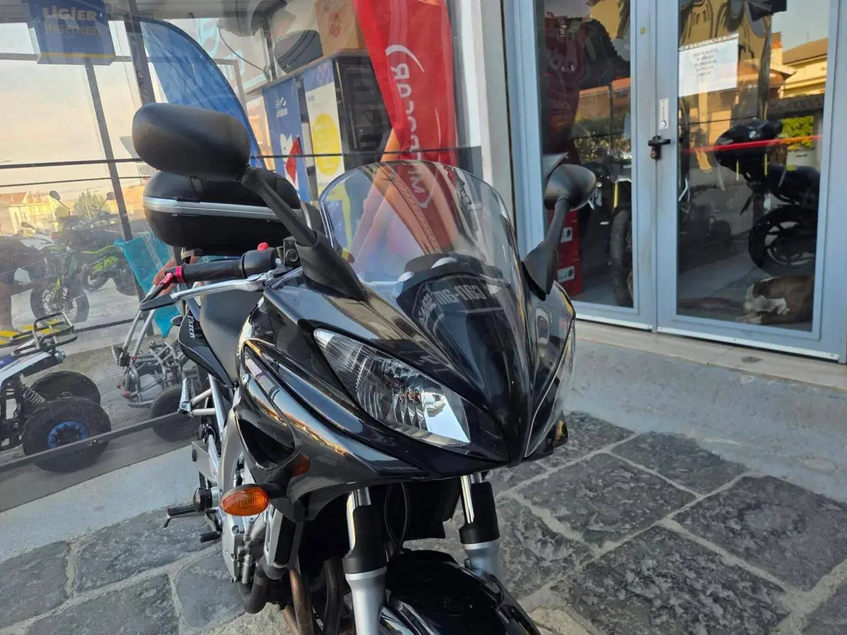 Yamaha FZ6 (2004 - 07) (12)