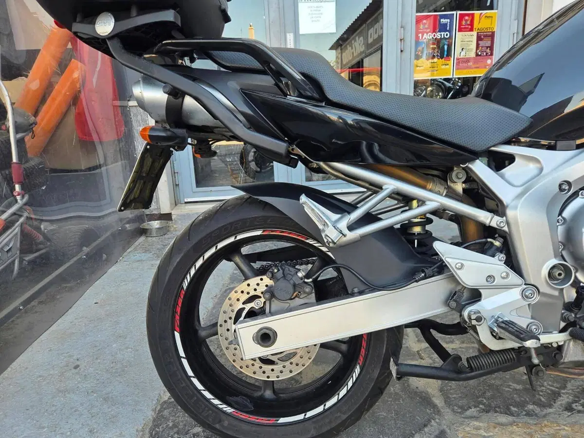Yamaha FZ6 (2004 - 07) (16)