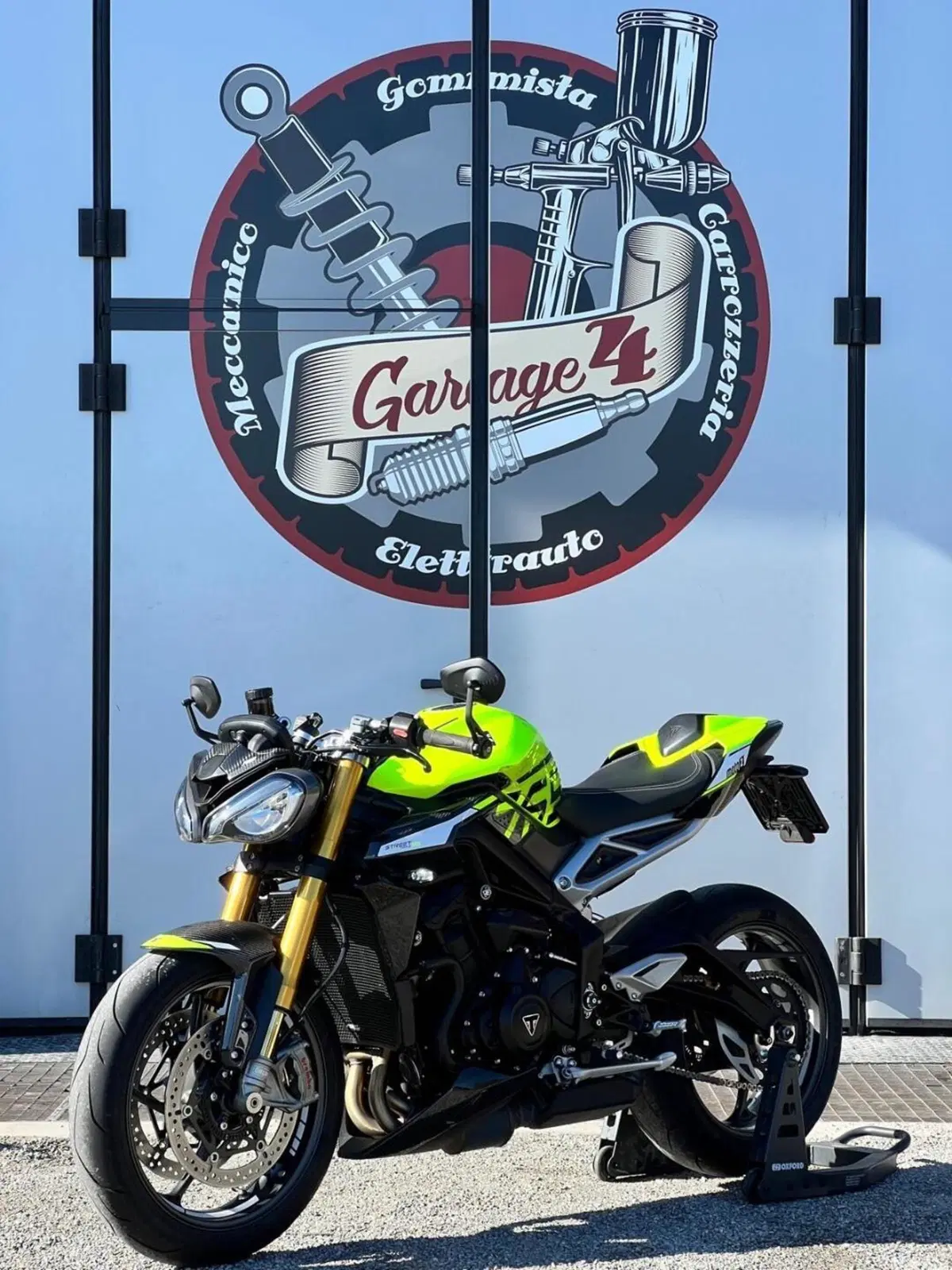 Triumph Street Triple 765 Moto2 Edition (2023 - 24)