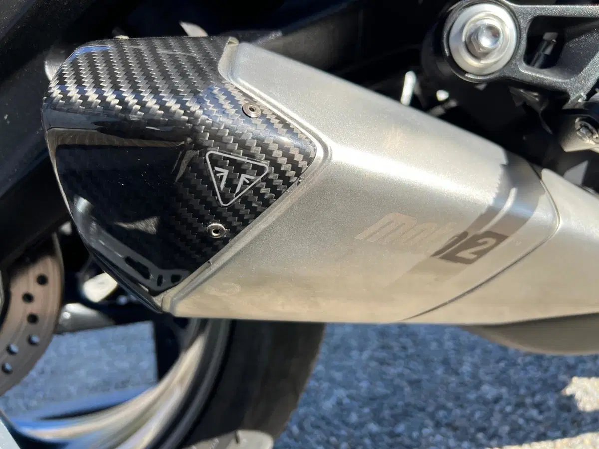Triumph Street Triple 765 Moto2 Edition (2023 - 24) (3)