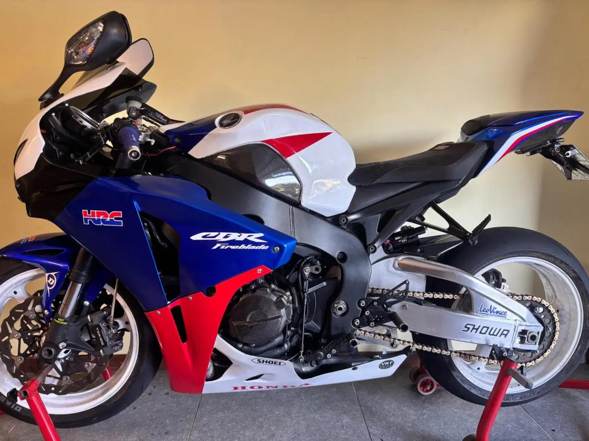 Honda CBR 1000 RR Fireblade (2008 - 11) (2)