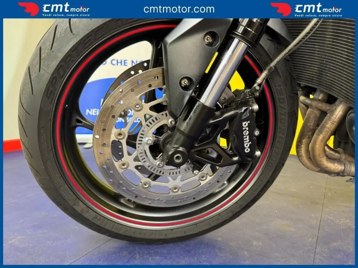 Triumph Street Triple R (2020 - 22) (6)