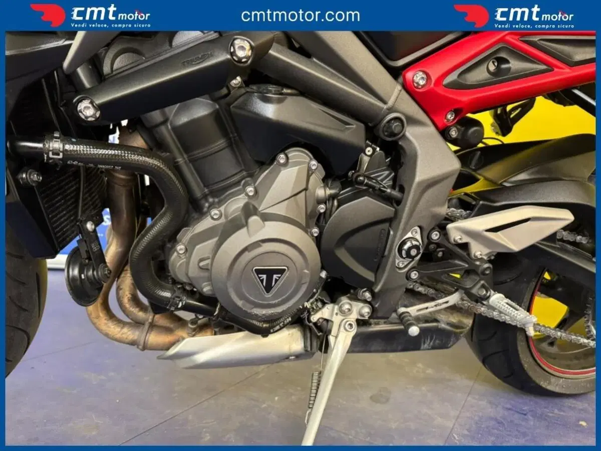Triumph Street Triple R (2020 - 22) (7)
