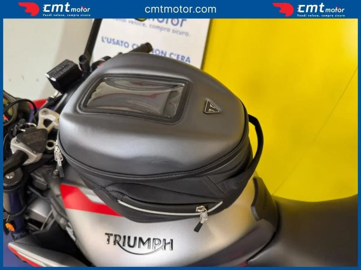 Triumph Street Triple R (2020 - 22) (11)