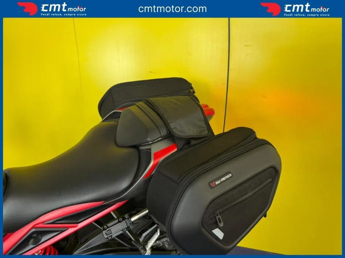 Triumph Street Triple R (2020 - 22) (12)