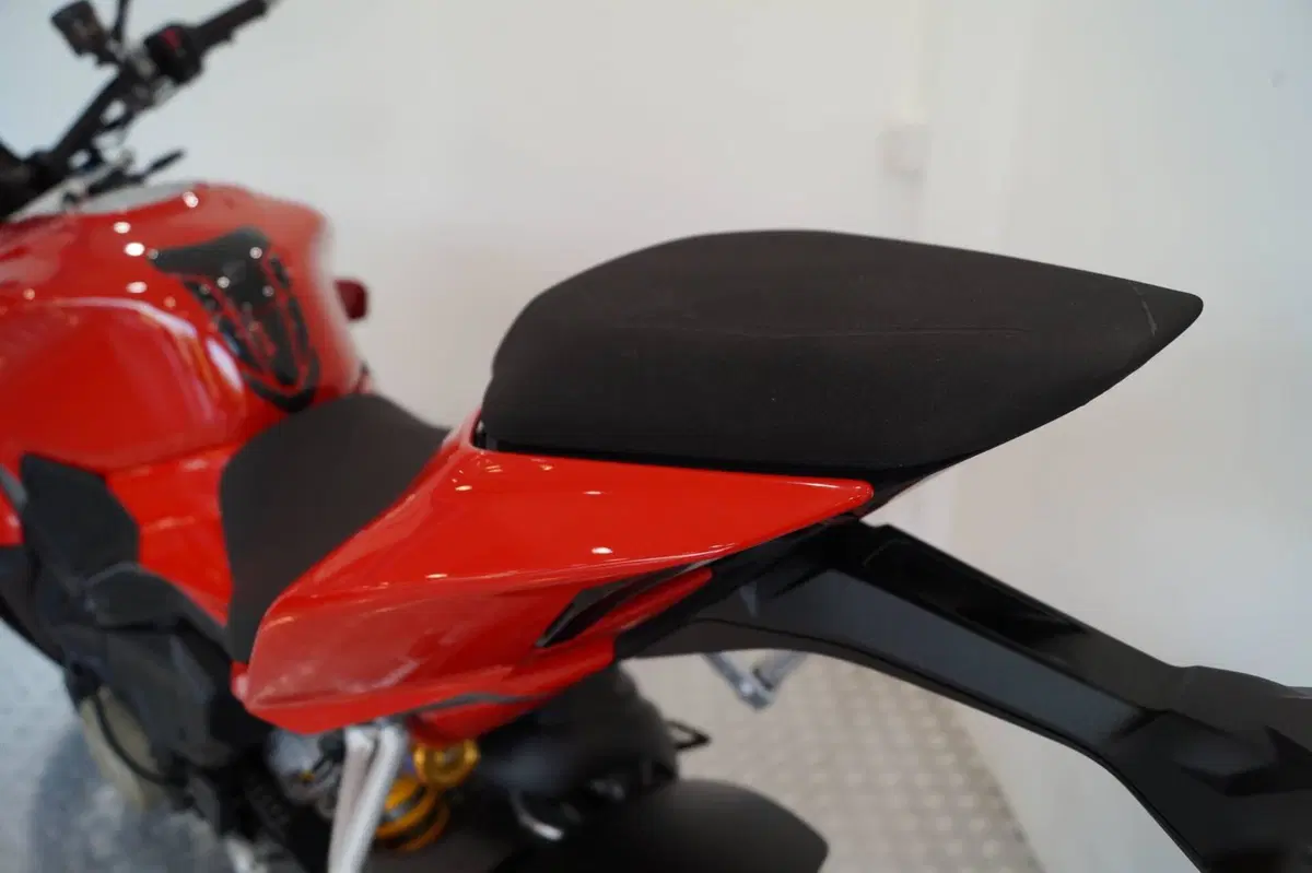 Ducati Streetfighter V4 S (2025 - 26) (5)