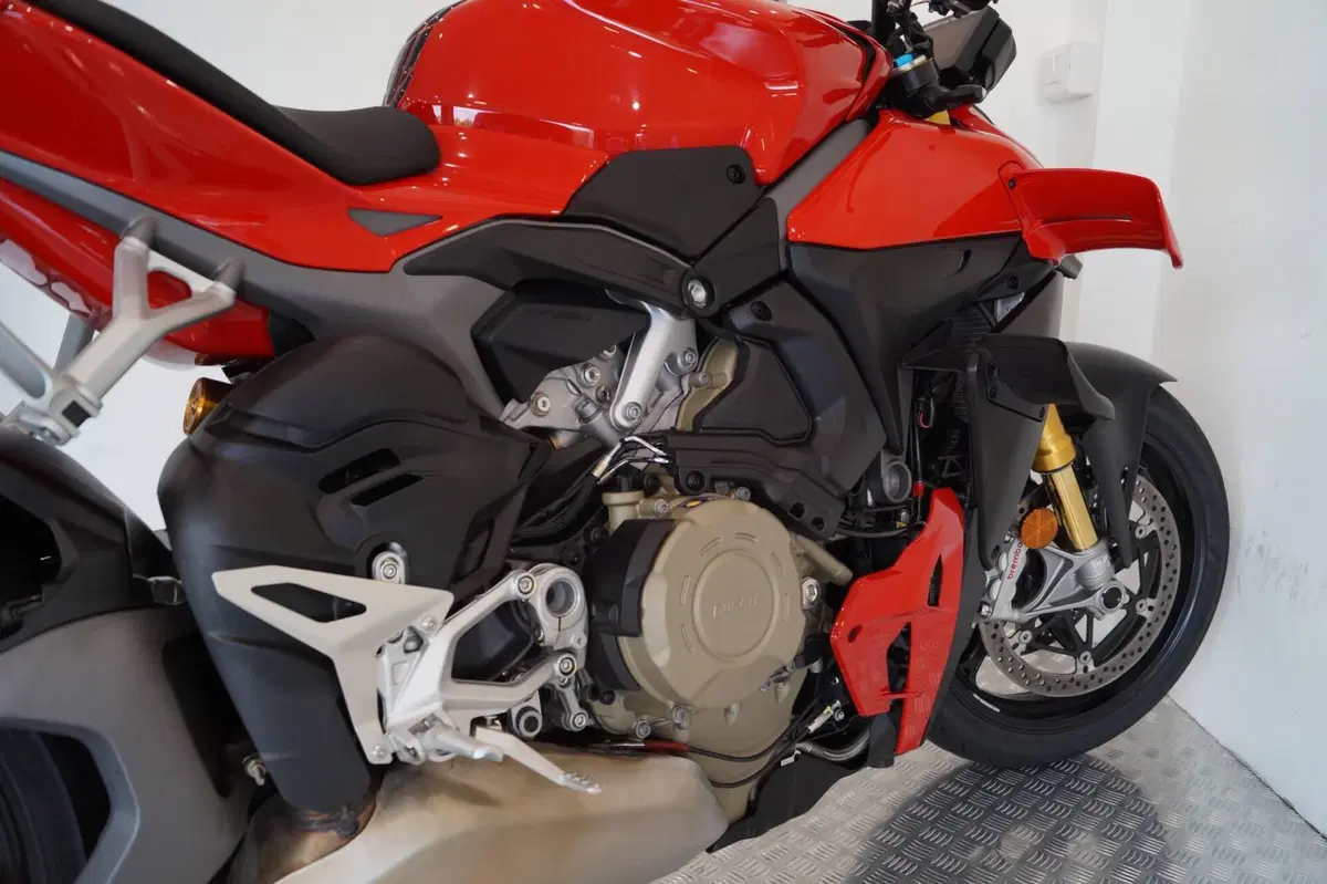Ducati Streetfighter V4 S (2025 - 26) (9)