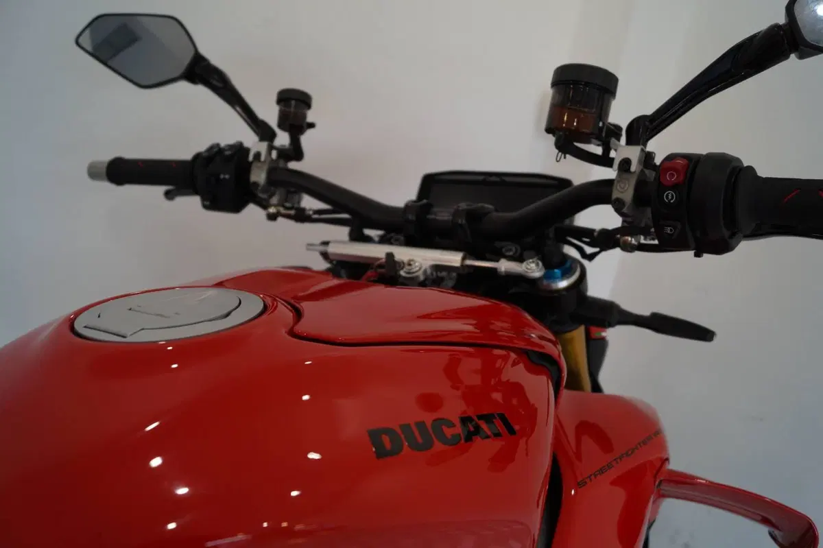 Ducati Streetfighter V4 S (2025 - 26) (10)