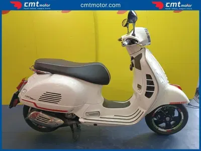 Vespa GTS 300 Super Hpe (2018 - 19) usata